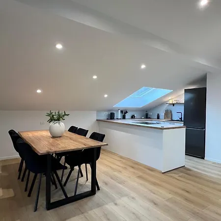 Charming Alpine With Sauna Кобарид