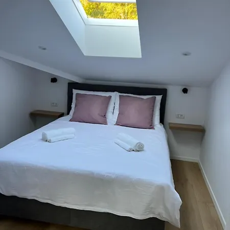 Апартаменты Charming Alpine With Sauna Кобарид