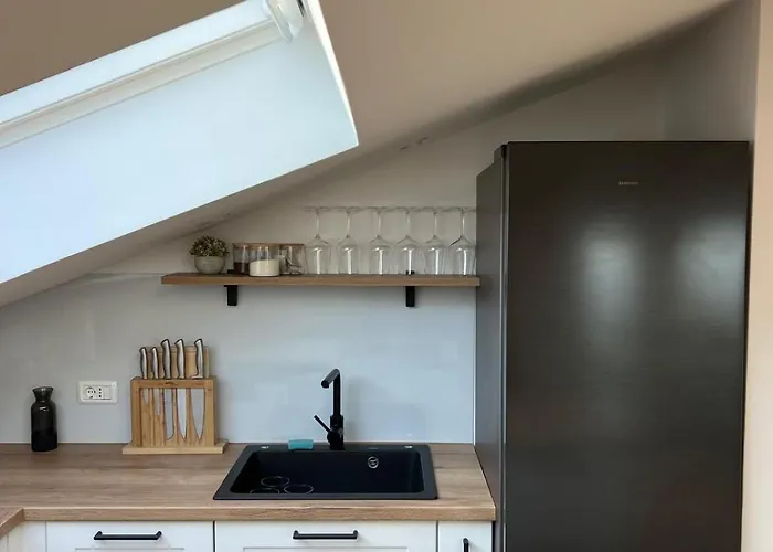 Charming Alpine With Sauna קובאריד