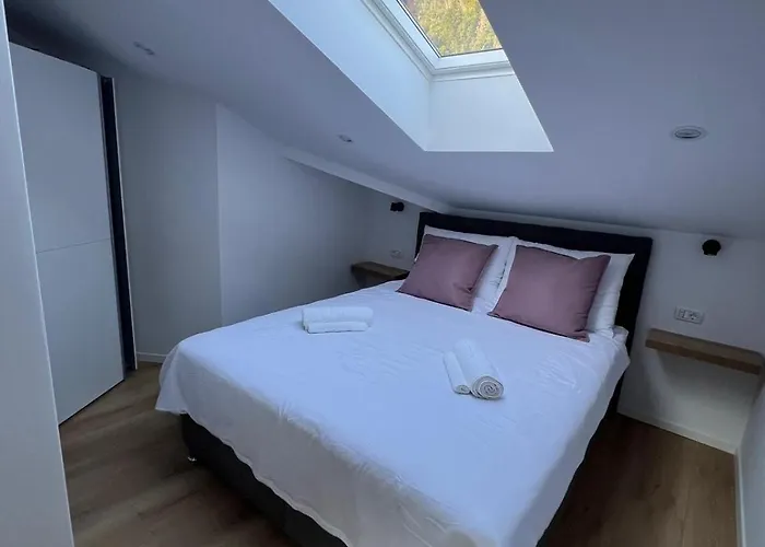 Charming Alpine With Sauna דירה